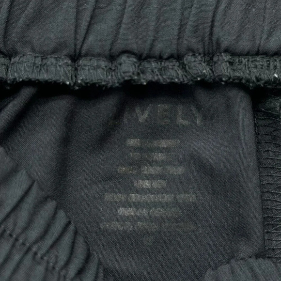 Lively Shorts Women's Sz M Black Elastic Waistband Drawstring Highrise Pull On - Picture 6 of 6